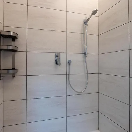 Apartment Centre - 10 Minutes To Duomo - Free Wifi E Netflix Milan