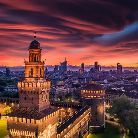 Centre - 10 Minutes To Duomo - Free Wifi E Netflix Apartment Milan