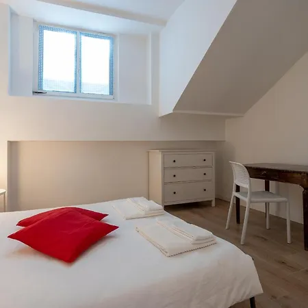 Apartment Centre - 10 Minutes To Duomo - Free Wifi E Netflix *